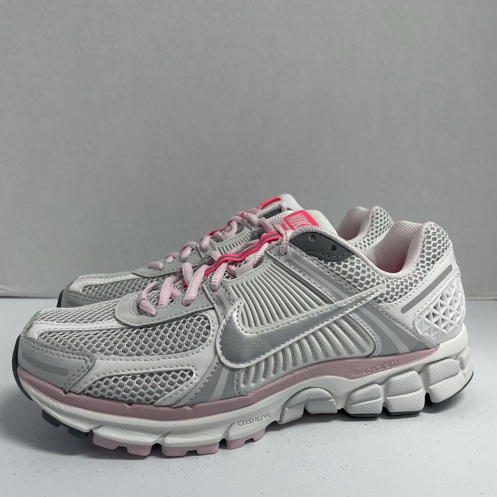 Nike Air Zoom Vomero 5 520 Pack Pink Foam FN3695 001 Size 8 Women Mesh Runner